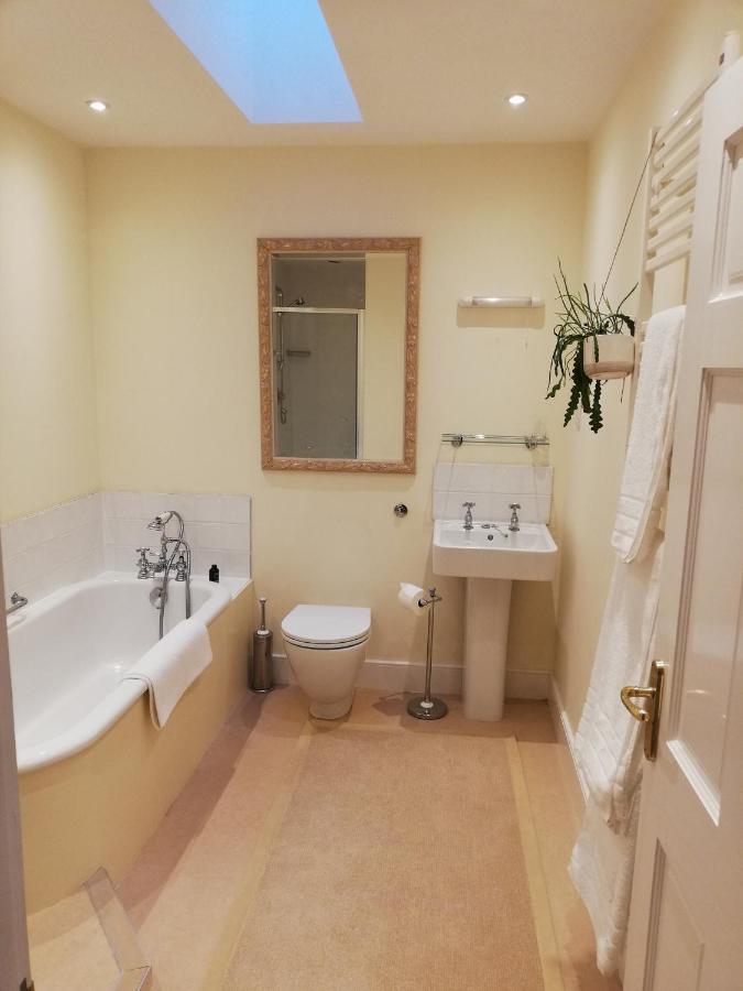 Rusling House Bed & Breakfast Butcombe Екстериор снимка