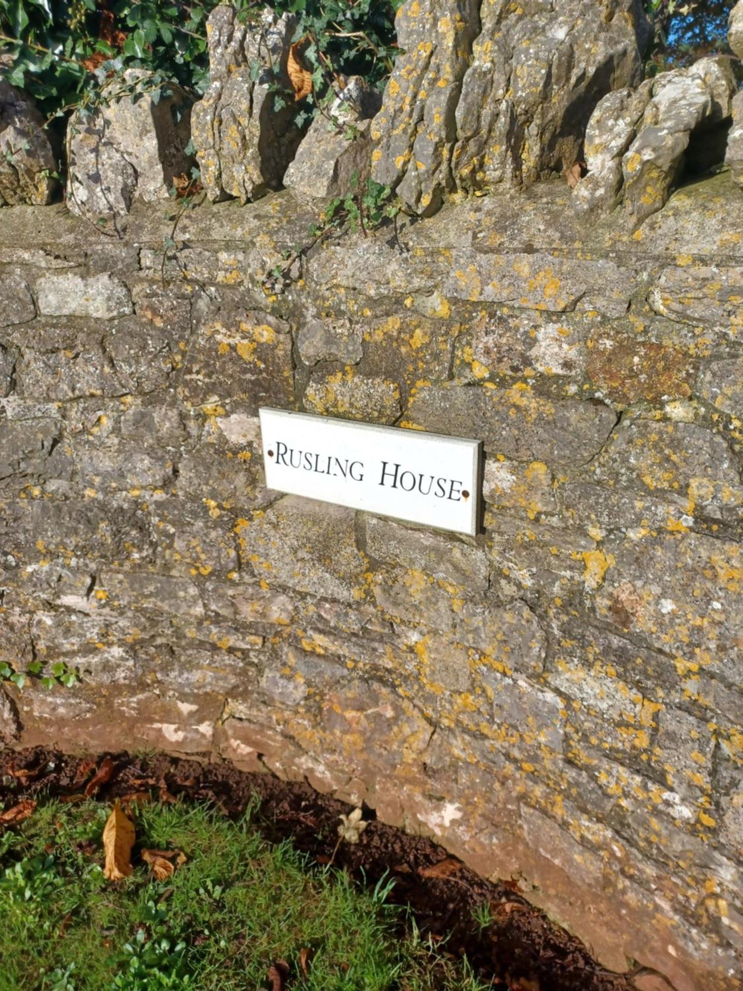 Rusling House Bed & Breakfast Butcombe Екстериор снимка